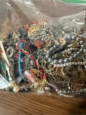 Costume jewelry lot